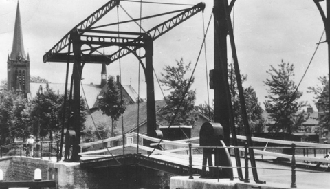 Toen & Nu: ‘Een lieflijk Welkom in Vreeswijk. Of Groeten uit Vreeswijk’