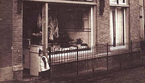 Toen & Nu: ‘De Vleeschhouwerij aan de Dorpsstraat in Vreeswijk’