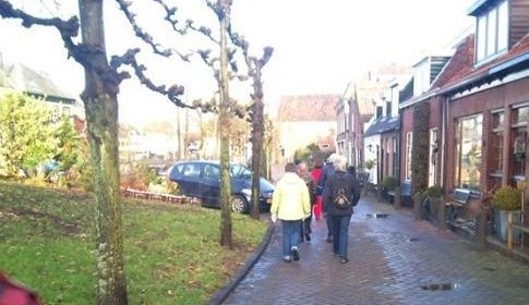 Herstel kademuren voorhaven Rijkshulpschutsluis in Vreeswijk