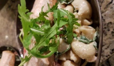 Spicy pastasalade met zalm