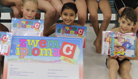Afzwemmen voor het B en C-diploma in Merwestein