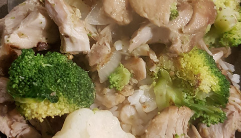 Koken met PEN: ‘Groene curry met kippendijen, rijst, bloemkool en broccoli’