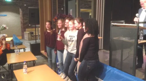 Anna Lyceumteam ‘Coûte que coûte’ wint Groot Viaans Dictee