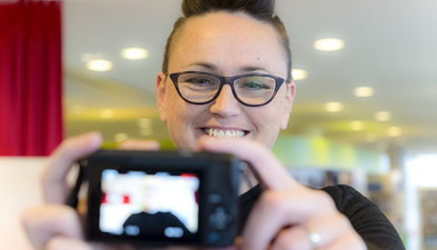 ‘Wie vlogt daar in Nieuwegein’ Deze week onze nieuwe collega Dagmar van Amerongen