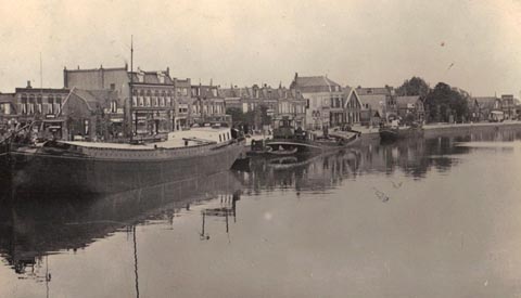 Wie heeft er verhalen over de scheepvaart tijdens WO II in Jutphaas en Vreeswijk