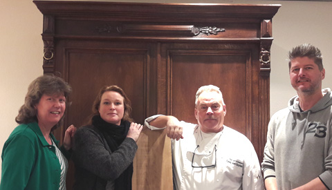 Nieuwegeins 4 en 5 mei Comité ontvangt donatie van Cees van Suylekom