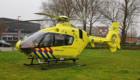 Man raakt zwaargewond na val van trap bij tunnel aan de Nijemonde