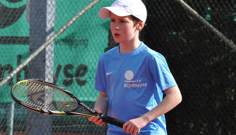 Sportieve School tennis-programma succesvol ontvangen