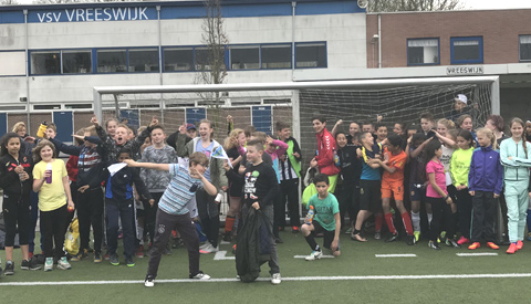 VSV Vreeswijk traint teams schoolvoetbal