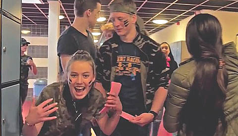 Video: Leerlingen Cals College houden examenstunt