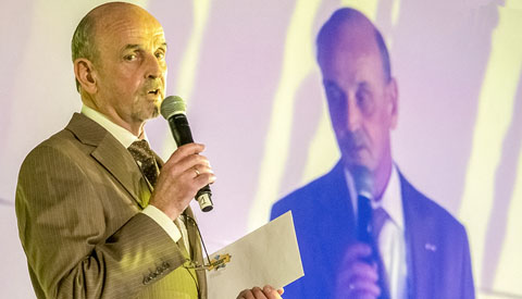 Oud CDA-raadslid Van Hoeflaken overleden