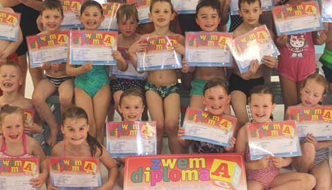Afzwemmen voor het A en B -diploma in Merwestein