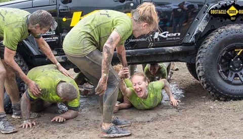 Collega’s Anna van Rijn College lieten staaltje fysieke teambuilding zien tijdens Obstacle Run!