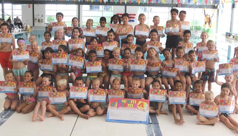 Kinderen behalen A-zwemdiploma in Merwestein