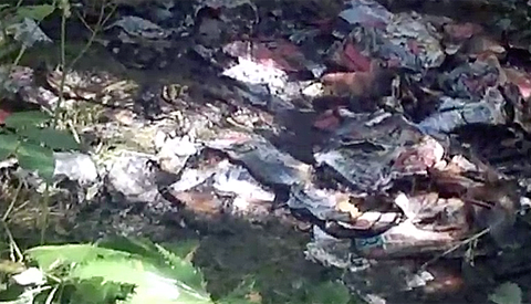 Folders in brand gestoken in bossage aan de Reinesteijnseweg