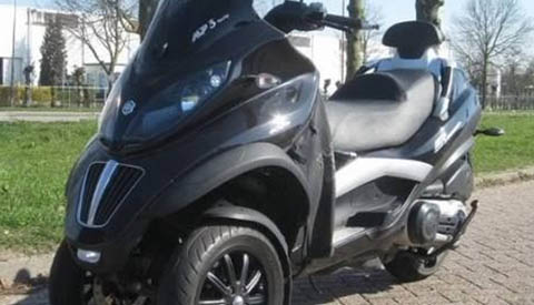 Man van in de 70 steelt driewielige motorscooter in Nieuwegein