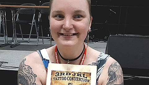 Wordt de Nieuwegeinse Shannon Romijn beste tatoeëerder ter wereld van 2020