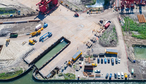 Sluisje Schalkwijkse Wetering bij Prinses Beatrixsluis probleemloos verplaatst