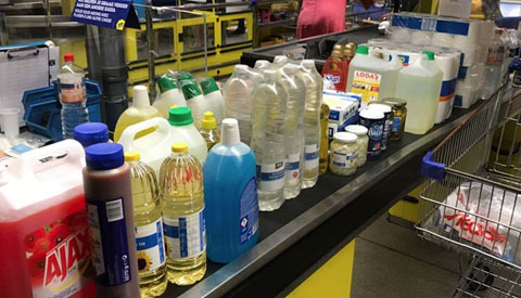 Veel donaties van voedselpakketen voor de Voedselbank Nieuwegein door Cars4Charity