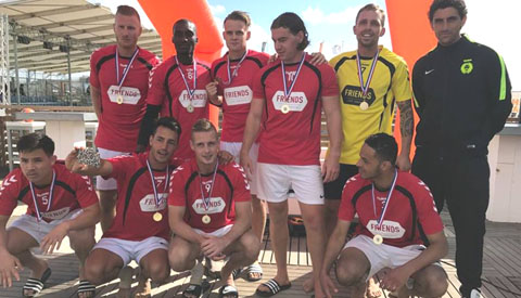 De Zandsnuivers uit Nieuwegein winnen NK Beach Soccer 2017 in Scheveningen