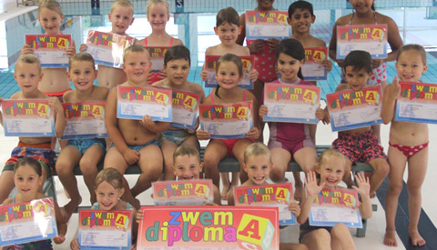 Afzwemmen voor het  A en B -diploma in Merwestein