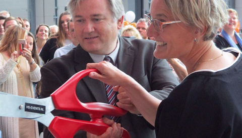 PostNL opent op Het Klooster grootste pakkettensorteercentrum