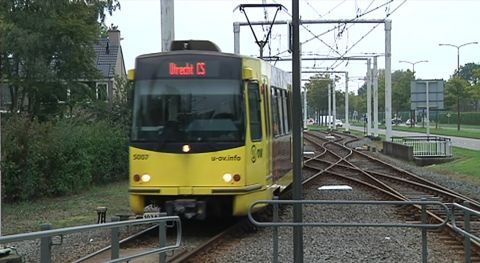 Man bedreigd met mes in tram, politie zoekt getuigen
