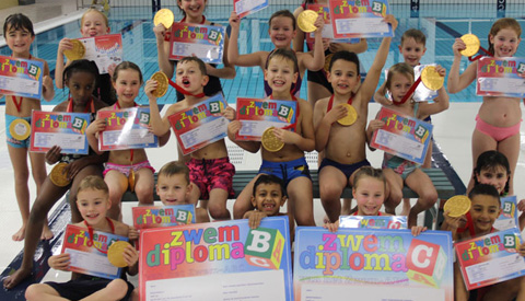 Afzwemmen voor het  B & C -diploma in Merwestein