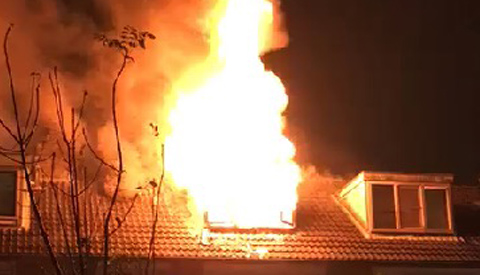 Grote zolderbrand op de Limperslaan in Jutphaas