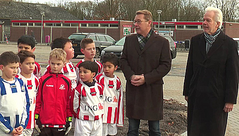 Video: Nieuwe parkeerplaats brengt fusie tussen VSV Vreeswijk en SV Geinoord dichter bij elkaar