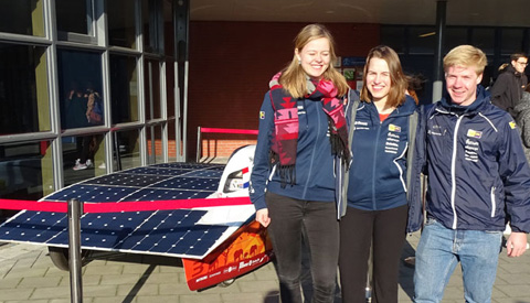 Oud-leerling enthousiasmeert scholieren voor techniek met zonneauto
