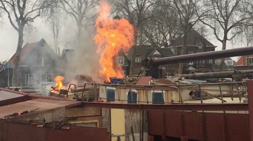 Video: Brand op historisch schip bij de Museumwerf in Vreeswijk