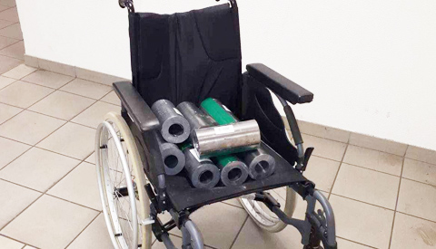 ‘Gehandicapte’ dief bij Hornbach staat opeens op uit rolstoel