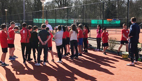 TV Rijnhuyse verzorgt tennislessen middelbare scholen