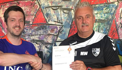 Max Wimmers behaald zijn diploma Hoofd Opleiding-B