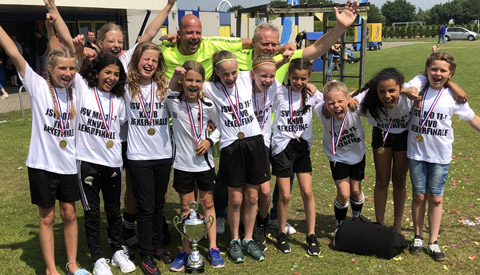 Meiden onder de elf jaar Districtskampioen van regio West 1