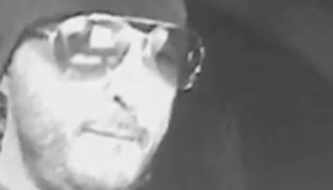 Video: Inbreker verliest deel van buit op Cityplaza