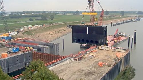 Inhijsen derde en vierde sluisdeur 3e kolk Beatrixsluis uitgesteld vanwege wind