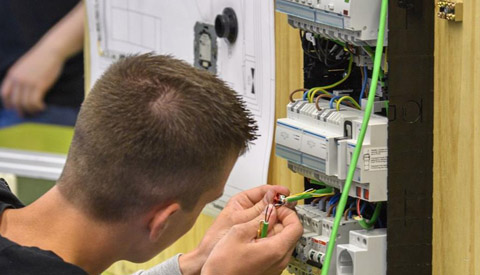 Studenten Tech Campus uit Nieuwegein bij bedrijven opgeleid tot Smart Technician