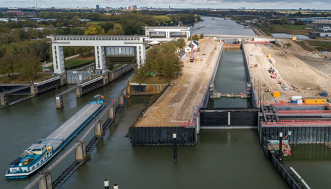 Gedeeltelijke scheepvaartstremming Prinses Beatrixsluis tijdens onderhoudswerkzaamheden