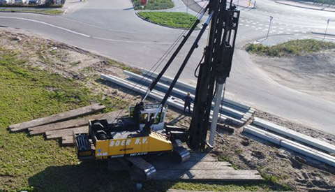 Eerste paal geslagen nieuwe vestiging Pouw Banden