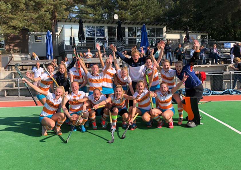 Dames A1 Mixed Hockey Club Nieuwegein (MHCN) naar de Play Offs De Digitale Stad Nieuwegein