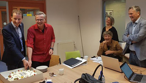 Oude woningen maken plaats voor woonzorggebouw aan de Cimbaalsingel