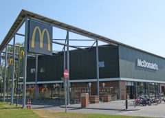 Politiemedewerker verdacht van verkrachting op parkeerplaats bij McDonald’s Nieuwegein