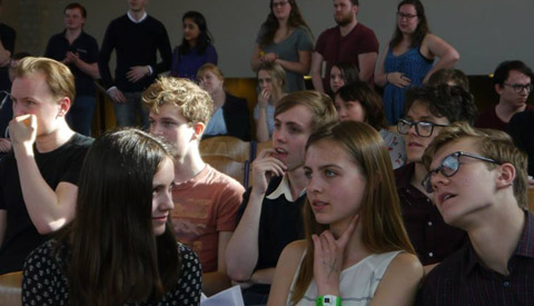 Leerlingen uit Nieuwegein laten zien wat ze kunnen op voorronde NK Debatteren