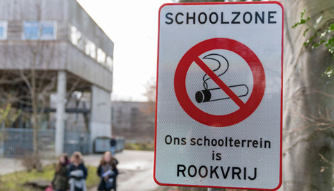 Ontwerp een eigen bord voor een rookvrije speelplek