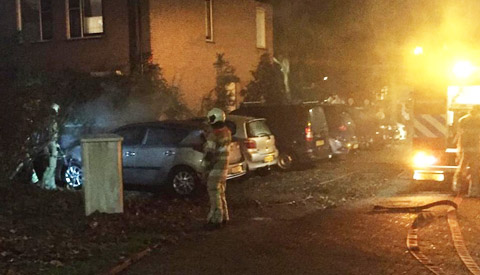 Nieuwegeinse vrouw krijgt jeugddetentie en jeugd-tbs voor 15 autobranden en 2 bekogelingen