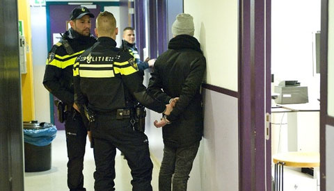 Nieuwegeinse veelpleger compleet door het lint na aanhouding voor autokraak, rechter is er klaar mee