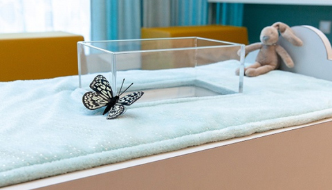 Speciaal opbaarmeubeltje voor baby’s die voor of tijdens de bevalling overlijden