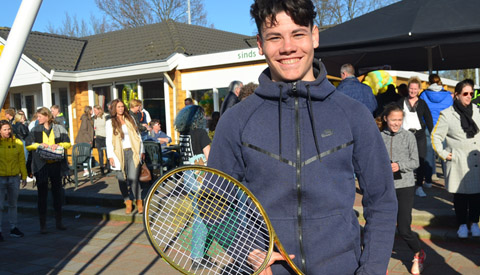 Verliezend finalist Dario Moya Gil wint met sportiviteit Gouden Racket Rijnhuyse